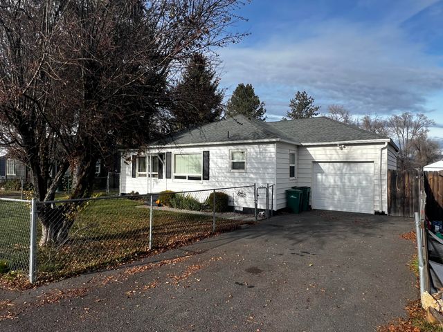 3919 Bristol Avenue, Klamath Falls, OR 97603