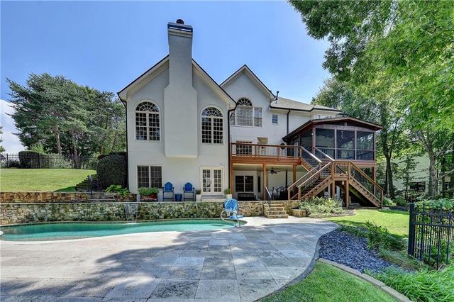 9195 Nesbit Lakes Drive, Alpharetta, GA 30022