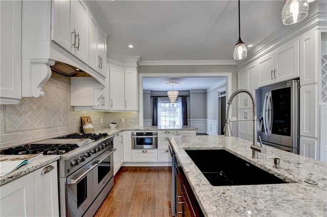 9195 Nesbit Lakes Drive, Alpharetta, GA 30022