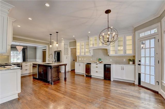 9195 Nesbit Lakes Drive, Alpharetta, GA 30022