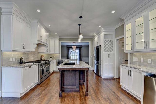 9195 Nesbit Lakes Drive, Alpharetta, GA 30022