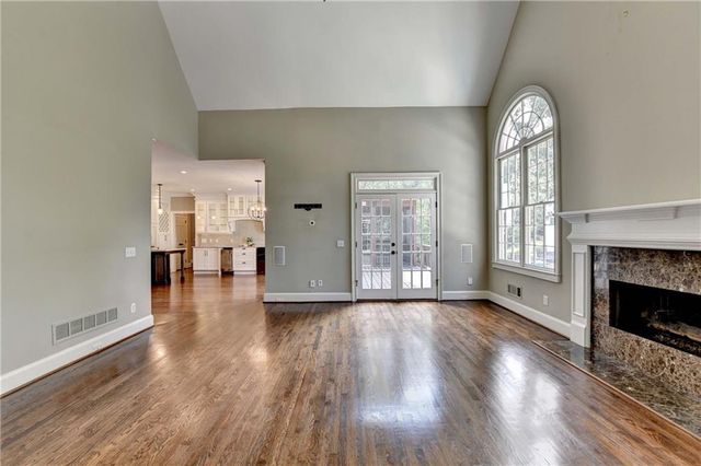 9195 Nesbit Lakes Drive, Alpharetta, GA 30022