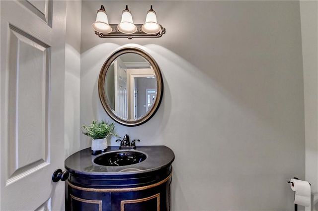 9195 Nesbit Lakes Drive, Alpharetta, GA 30022