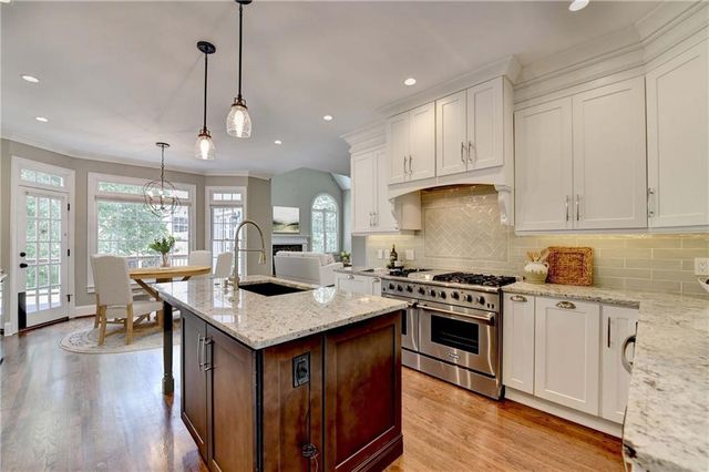 9195 Nesbit Lakes Drive, Alpharetta, GA 30022