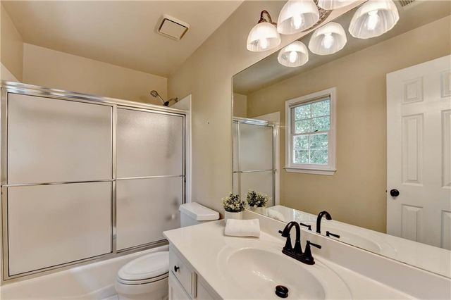 9195 Nesbit Lakes Drive, Alpharetta, GA 30022