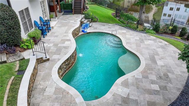 9195 Nesbit Lakes Drive, Alpharetta, GA 30022