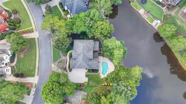 9195 Nesbit Lakes Drive, Alpharetta, GA 30022