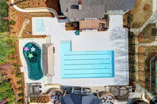 9195 Nesbit Lakes Drive, Alpharetta, GA 30022