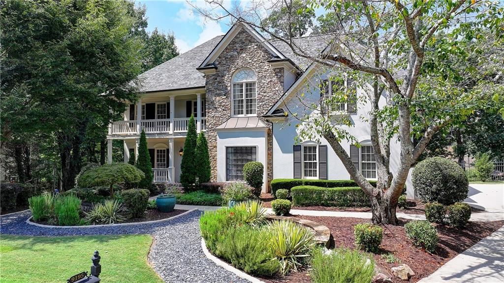 9195 Nesbit Lakes Drive, Alpharetta, GA 30022