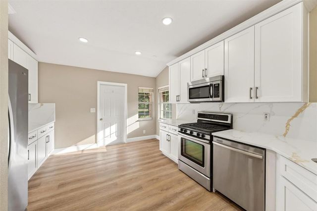 305 RIDGEWAY BOULEVARD, Deland, FL 32724