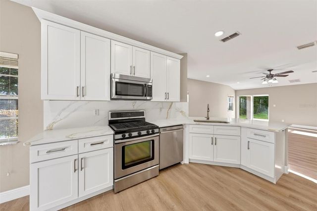 305 RIDGEWAY BOULEVARD, Deland, FL 32724