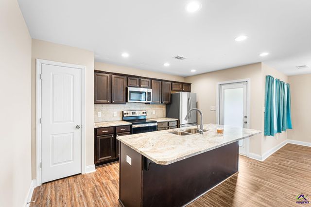 107 Red Tail Circle, Byron, GA 31008
