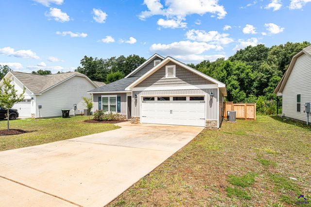 107 Red Tail Circle, Byron, GA 31008