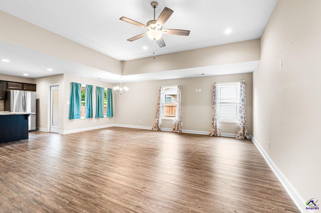 107 Red Tail Circle, Byron, GA 31008