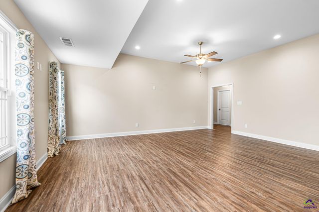 107 Red Tail Circle, Byron, GA 31008