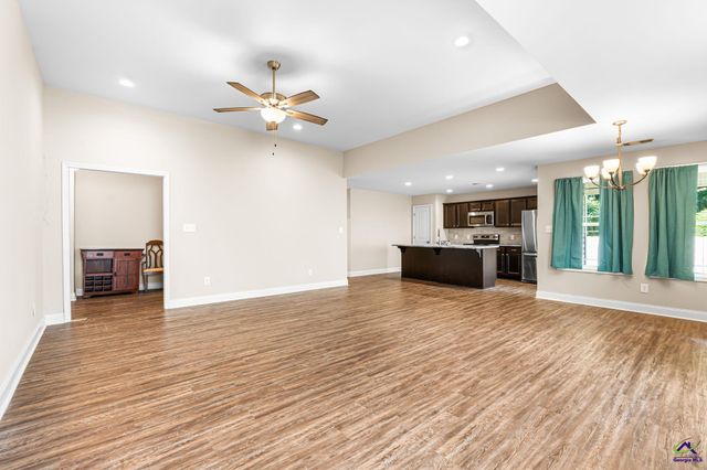 107 Red Tail Circle, Byron, GA 31008