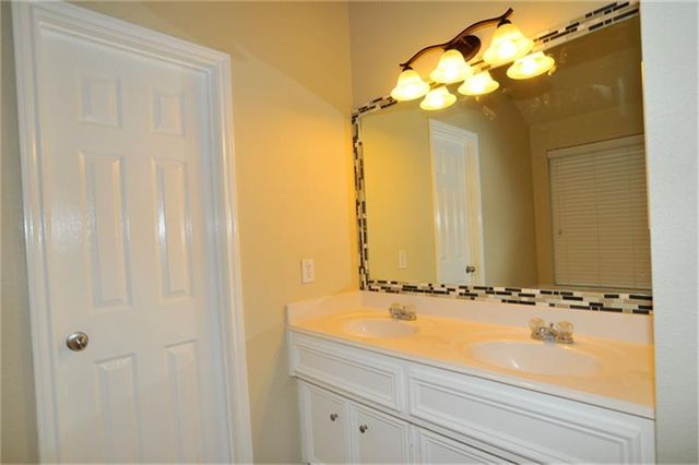 872 Rock Harbor Lane, League City, TX 77573