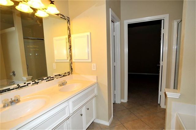 872 Rock Harbor Lane, League City, TX 77573