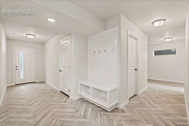 2170 OUTFITTERS Grove, Colorado Springs, CO 80910