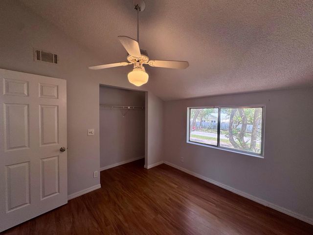 5889 Snowdrop Way, West Palm Beach, FL 33415