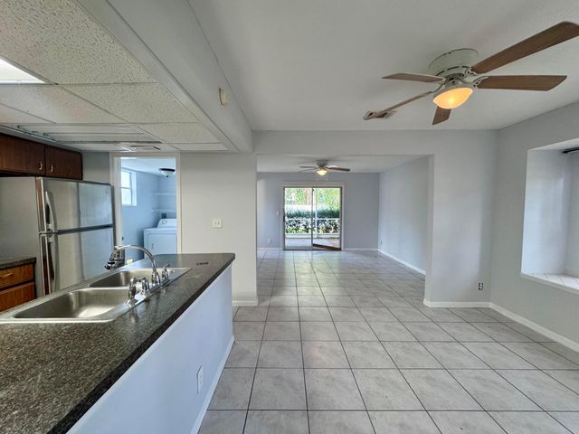 5889 Snowdrop Way, West Palm Beach, FL 33415