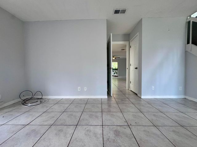 5889 Snowdrop Way, West Palm Beach, FL 33415