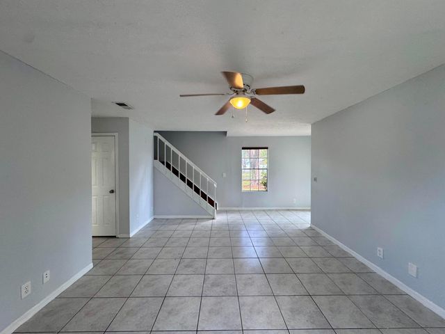 5889 Snowdrop Way, West Palm Beach, FL 33415