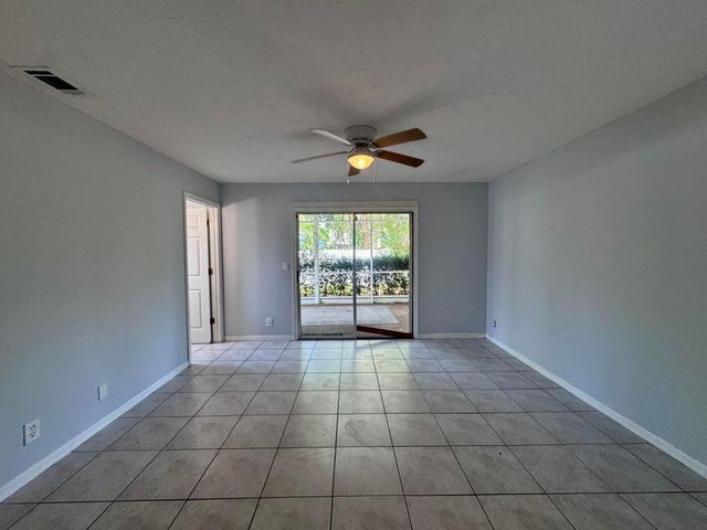 5889 Snowdrop Way, West Palm Beach, FL 33415