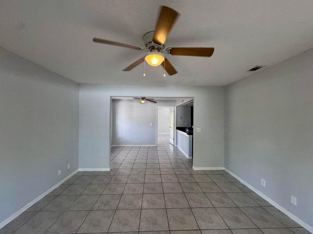 5889 Snowdrop Way, West Palm Beach, FL 33415