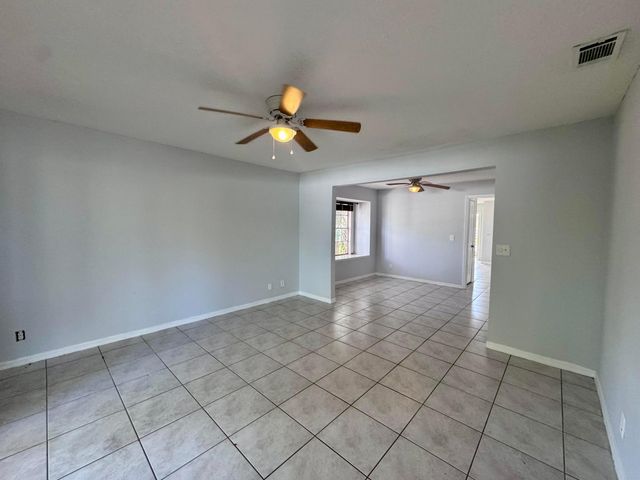 5889 Snowdrop Way, West Palm Beach, FL 33415