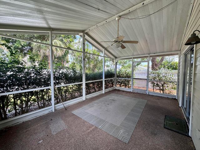 5889 Snowdrop Way, West Palm Beach, FL 33415