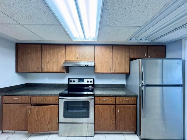 5889 Snowdrop Way, West Palm Beach, FL 33415