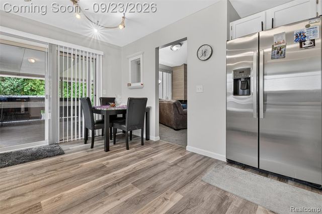 330 Harbour Pointe Drive, Belleville, MI 48111