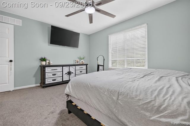 330 Harbour Pointe Drive, Belleville, MI 48111