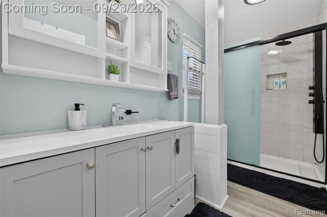 330 Harbour Pointe Drive, Belleville, MI 48111
