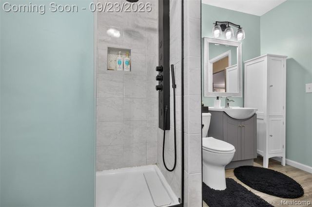 330 Harbour Pointe Drive, Belleville, MI 48111