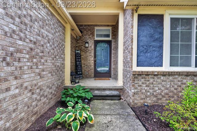 330 Harbour Pointe Drive, Belleville, MI 48111