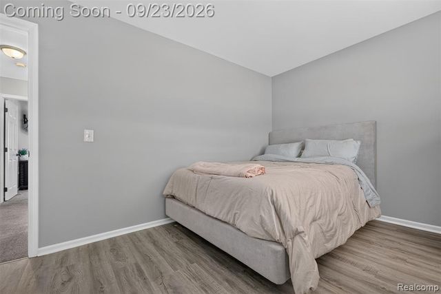 330 Harbour Pointe Drive, Belleville, MI 48111