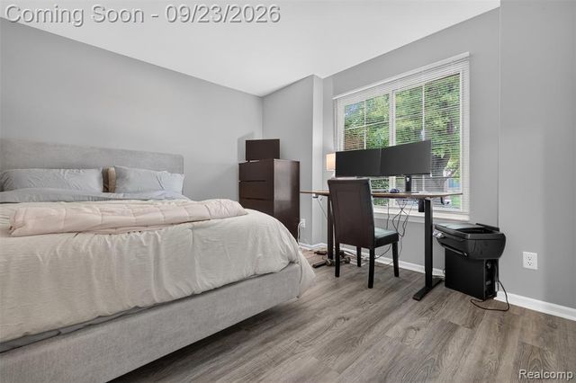 330 Harbour Pointe Drive, Belleville, MI 48111