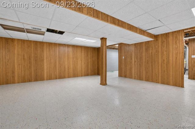 330 Harbour Pointe Drive, Belleville, MI 48111