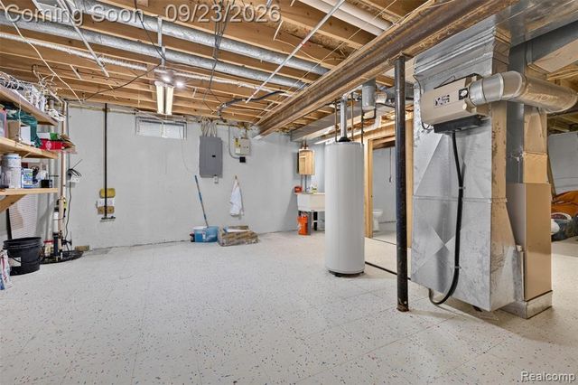 330 Harbour Pointe Drive, Belleville, MI 48111