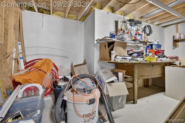 330 Harbour Pointe Drive, Belleville, MI 48111