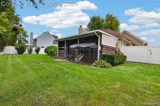 330 Harbour Pointe Drive, Belleville, MI 48111