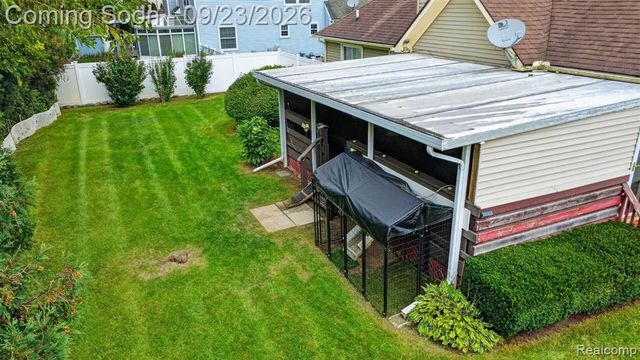 330 Harbour Pointe Drive, Belleville, MI 48111