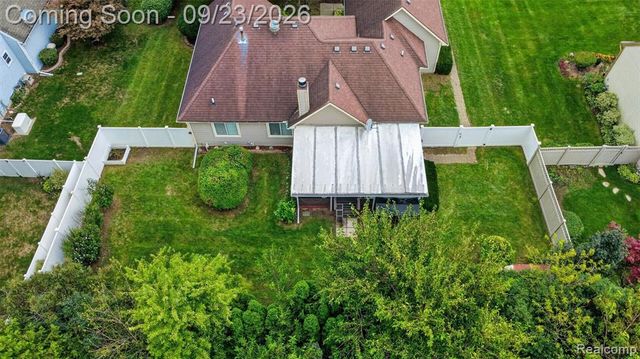 330 Harbour Pointe Drive, Belleville, MI 48111