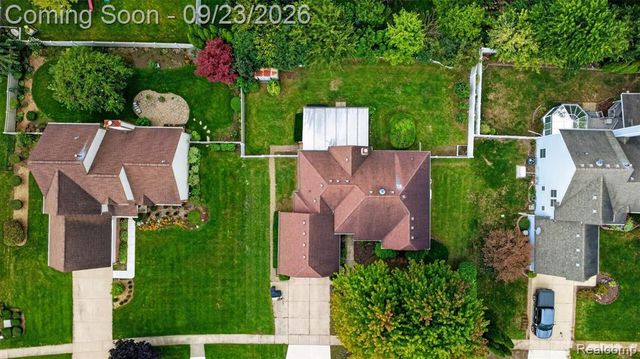 330 Harbour Pointe Drive, Belleville, MI 48111