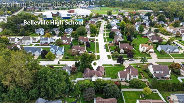 330 Harbour Pointe Drive, Belleville, MI 48111
