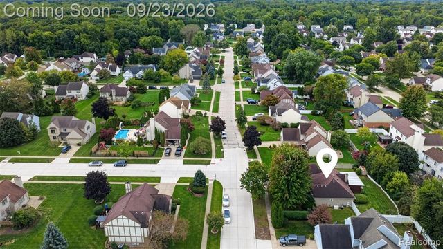 330 Harbour Pointe Drive, Belleville, MI 48111