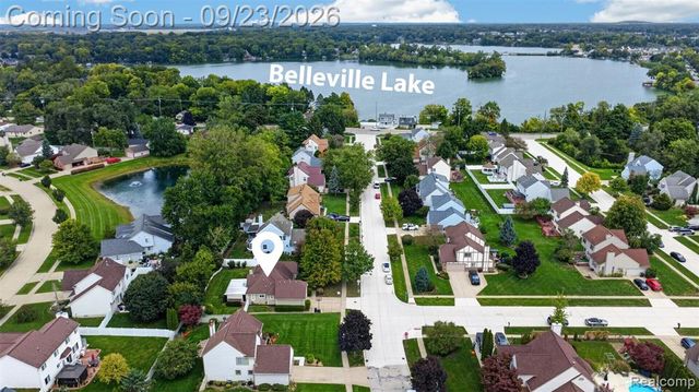 330 Harbour Pointe Drive, Belleville, MI 48111