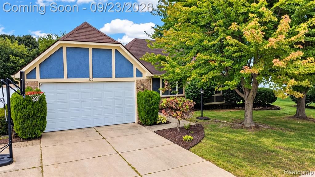 330 Harbour Pointe Drive, Belleville, MI 48111